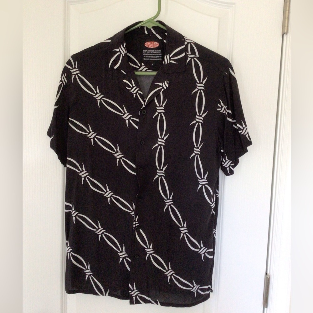 Men’s size small barbed wire print short sleeve button down. Black and white.